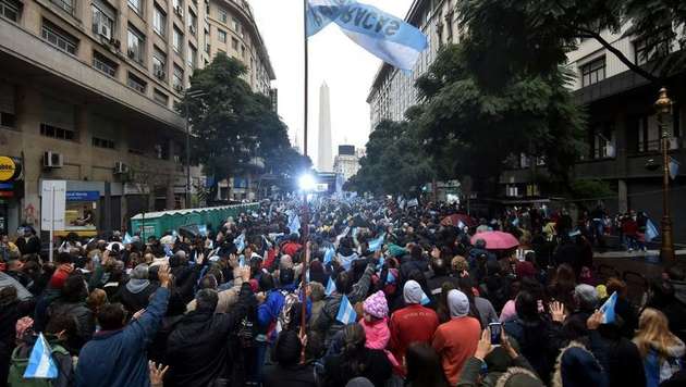 Crise na Argentina acelera crescimento evangélico - Guiame
