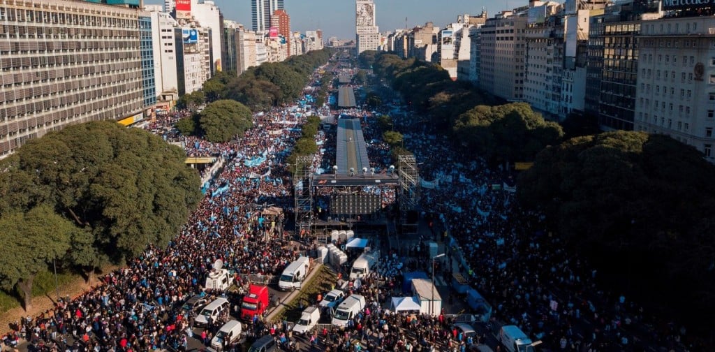 Crise na Argentina acelera crescimento evangélico - Guiame