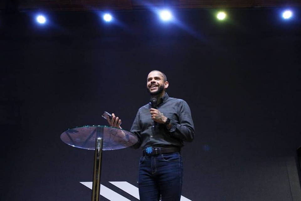 PASTOR Anderson entrou na live para encarar Jason e o Sabino. Veja o que  aconteceu 