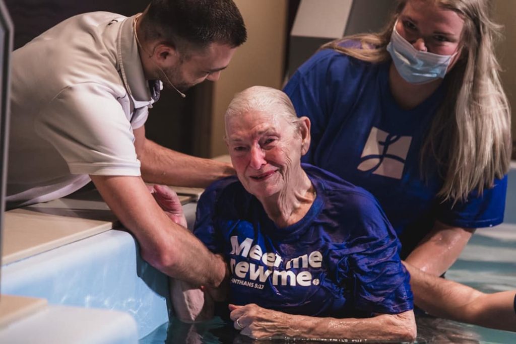 Ele me acorda todas as manhãs', diz mulher de 110 anos sobre sua vida com  Deus - Guiame