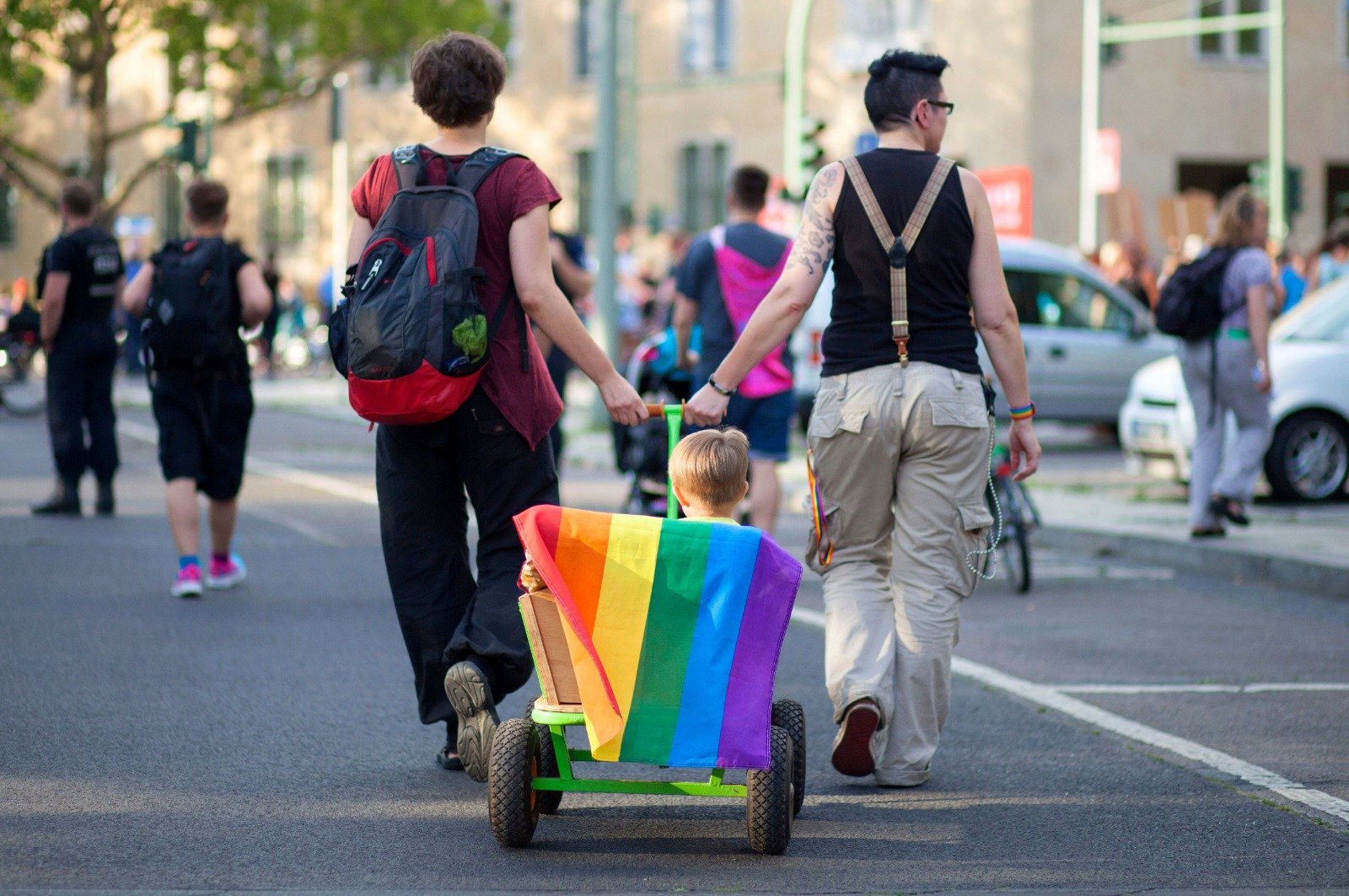 Polêmica nas escolas, questão LGBT ganha espaço em gibis e canais infantis  - 12/10/2019 - UOL TAB