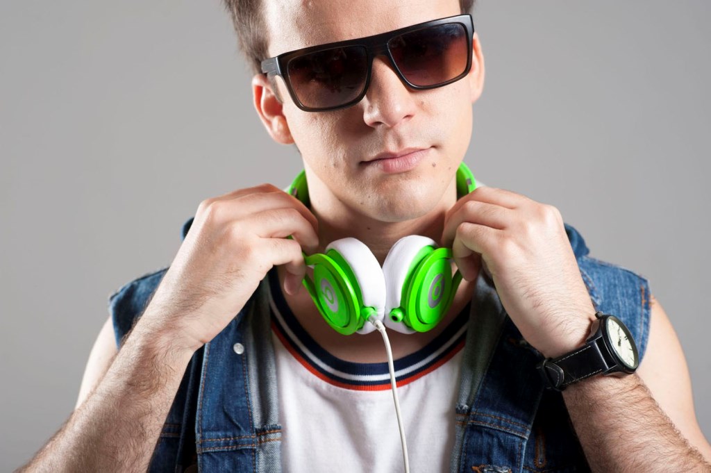 Meu negócio era jogar futebol, mas os planos mudaram", conta DJ PV em entrevista - Guiame