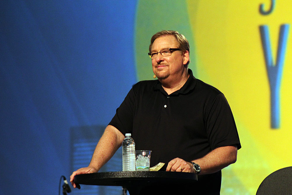 Rick Warren, escritor e pastor da Igreja Saddleback, em Lake Forest, California, prega durante conferência de pastores, em 2014. (Foto: Sonny Hong / Christian Post)