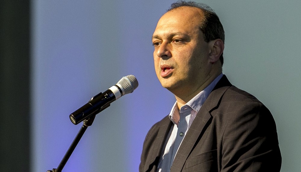 Maurício Soares é jornalista, publicitário e diretor / CEO da Sony Music Gospel. 
