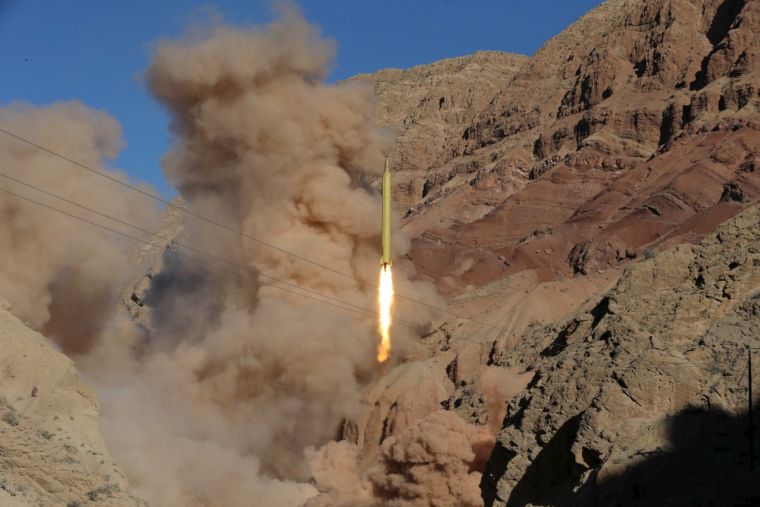 Irã faz teste com míssil capaz de carregar armas nucleares. (Foto: Reuters)