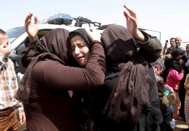 As estimativas dizem que mais de 3.000 meninas yazidis permanecem em cativeiros do Estado Islâmico. (Foto: Reuters)