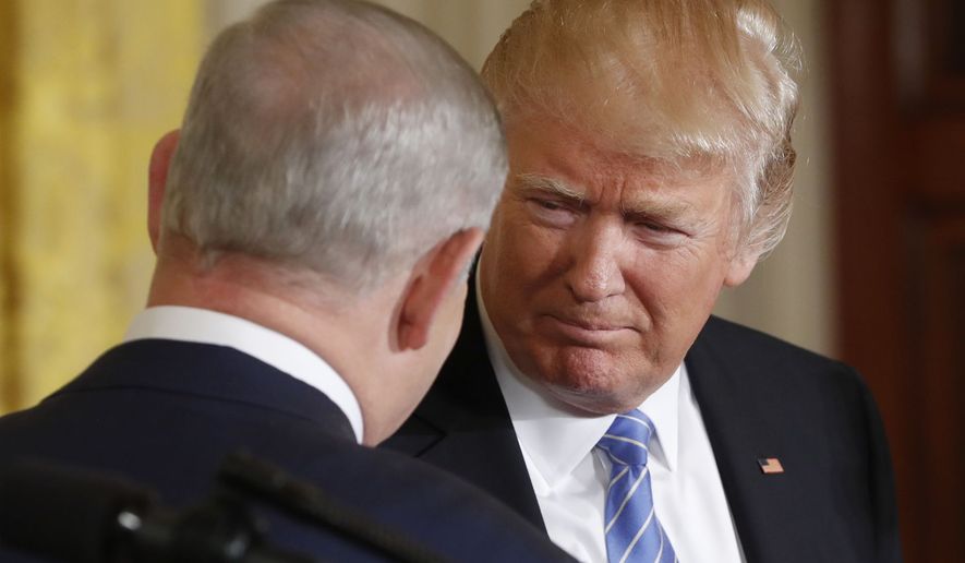 Donald Trump e o primeiro-ministro de Israel, Benjamin Netanyahu, em encontro na Casa Branca. (Foto: AP Photo/Pablo Martinez Monsivais) 