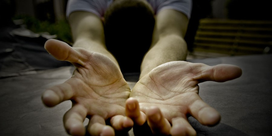 Mãos estendidas. (Foto: Chamada)