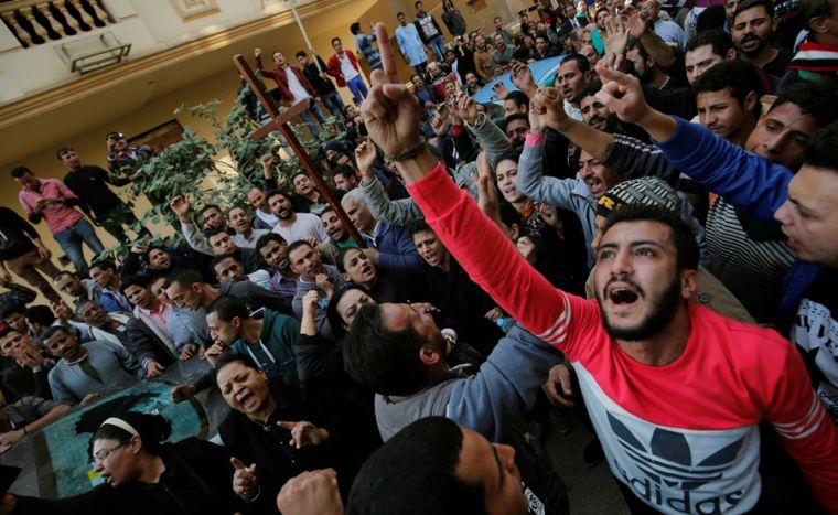 Em dezembro de 2016, o grupo extremista reivindicou a autoria de um bombardeio na Igreja do Cairo. (Foto: Reuters).