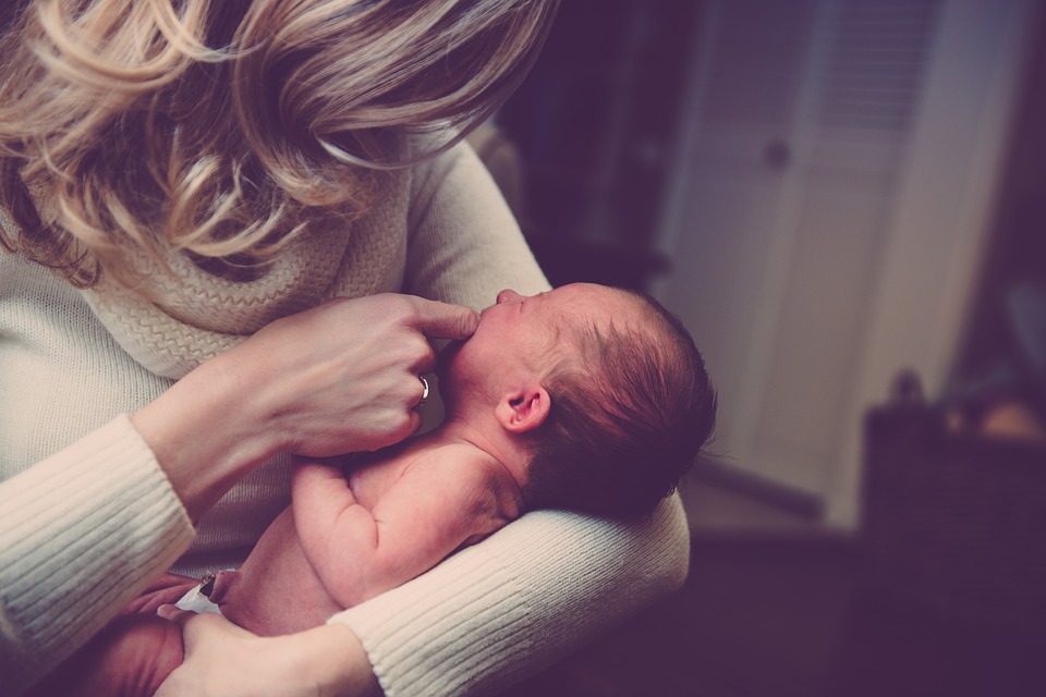 Imagem ilustrativa. Mãe recusou aborto e viu seu filho nascer saudável. (Foto: Pixabay)