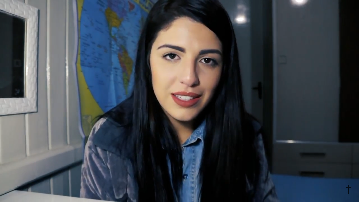 Lare Figueiredo compartilhou sua história em seu canal do YouTube. (Foto: Reprodução).