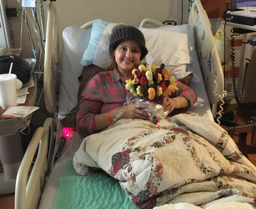 Carrie DeKlyen decidiu abandonar a quimioterapia para salvar o bebê. (Foto: Reprodução/Facebook)