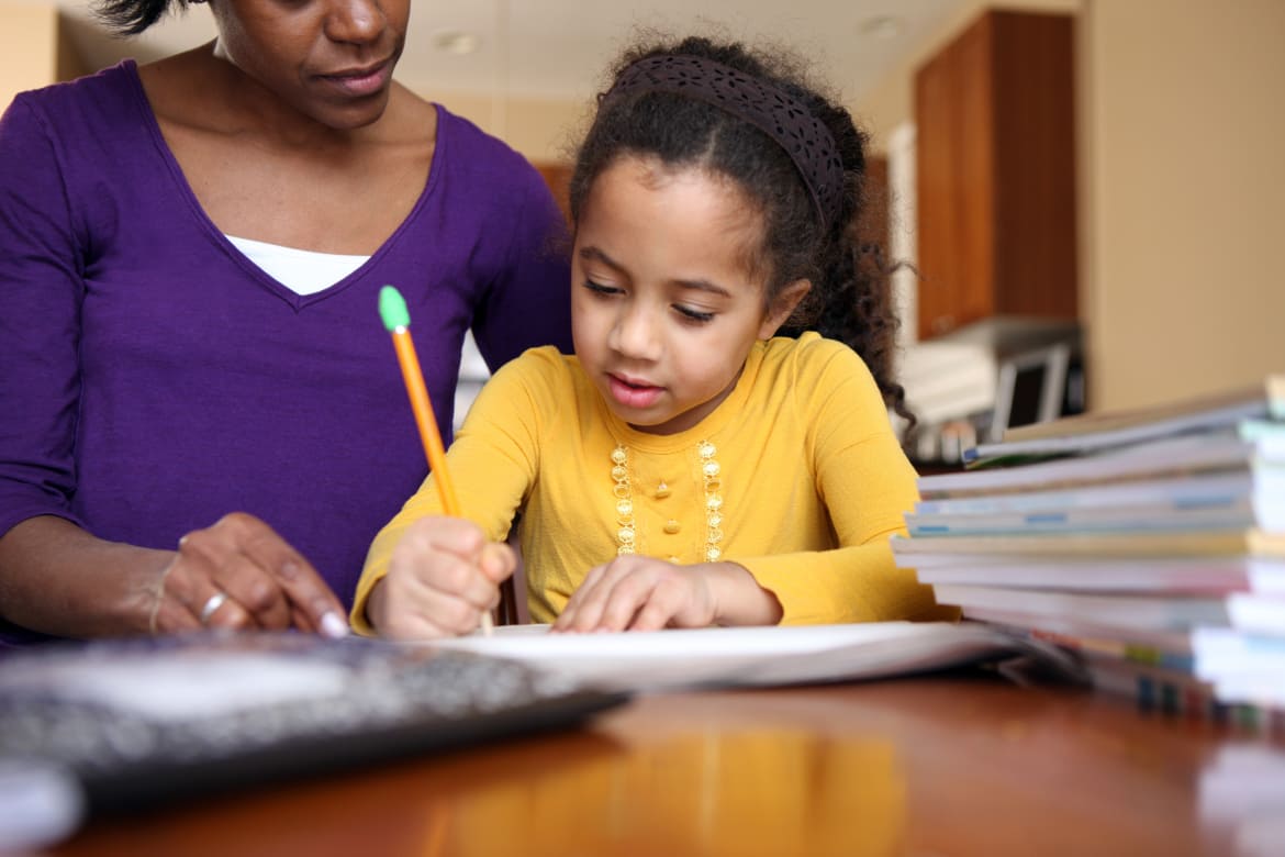 O homeschooling é praticado por 3.200 famílias brasileiras. (Foto: Reprodução)