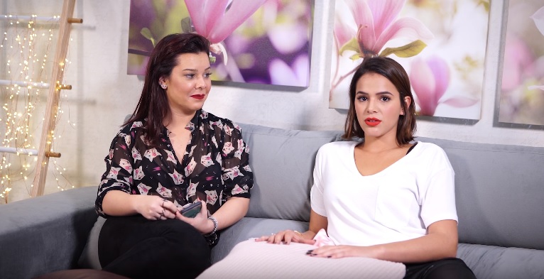 Bruna Marquezine falou sobre suas experiências com Deus no canal da Fernanda Souza. (Foto: Reprodução/Youtube)