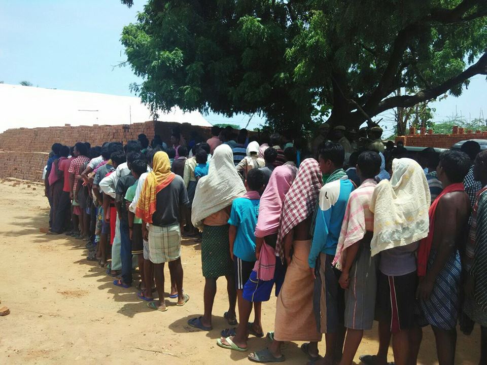 Mais de 80 pessoas foram libertadas do tráfico sexual e da escravidão na Índia. (Foto: International Justice Mission)