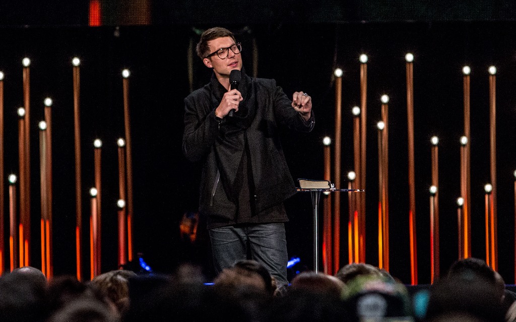 "Seguir seu coração é uma ideia diabólica", alerta pastor Judah Smith