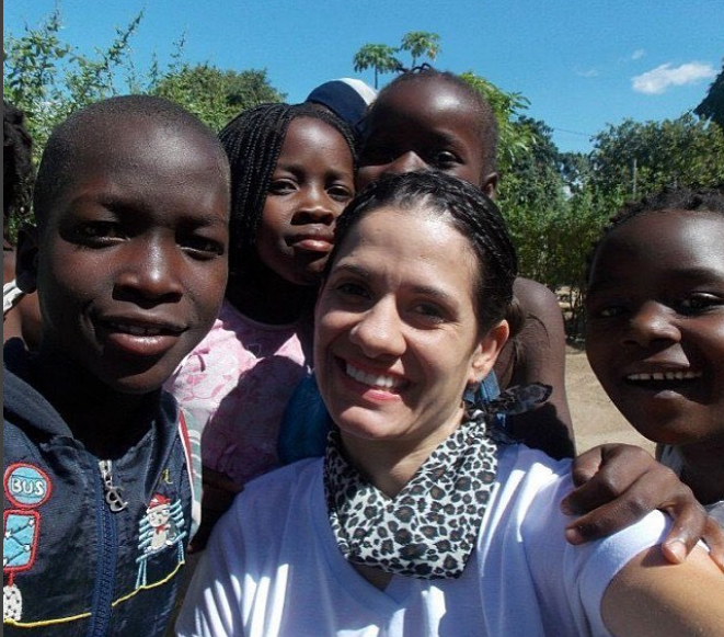Jéssica Adelino é missionária e fundadora do projeto Love Heals. (Foto: Reprodução).