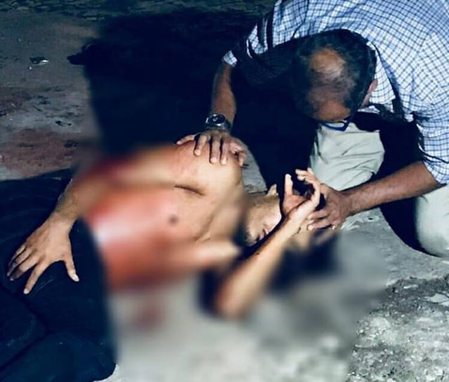 Assaltante pede oração de pastor após ser atingido em troca de tiros com a polícia, em Belém. (Foto: Arquivo Pessoal/Rosivaldo Almeida)