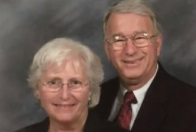 O pastor John Alford sobreviveu com graves ferimentos, mas não conseguiu resgatar sua esposa. (Foto: Reprodução).