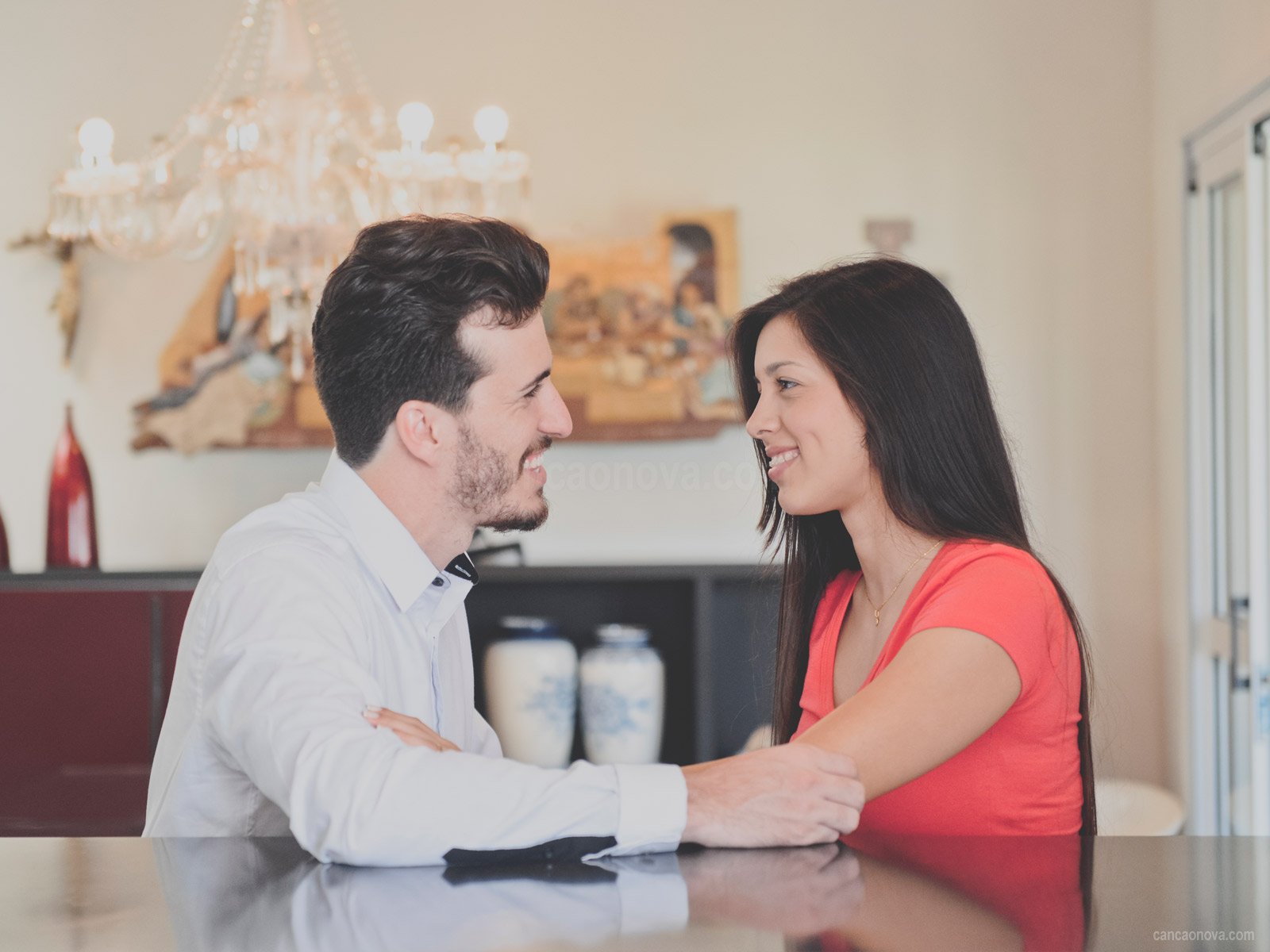 "Morar juntos antes do casamento é um fator que pode matar seu casamento", disse o pastor. (Foto: Jovens Sarados).