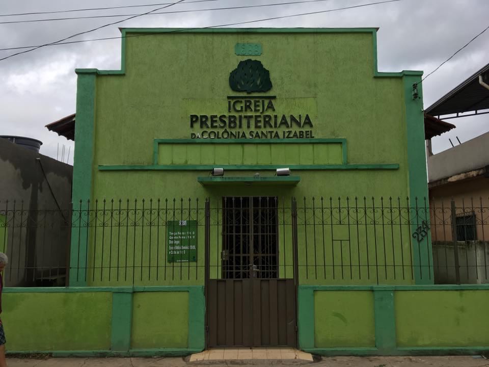 Hoje a igreja investe em projetos sociais resgatar crianças e adolescentes das drogas e violência na região. (Foto: Reprodução).