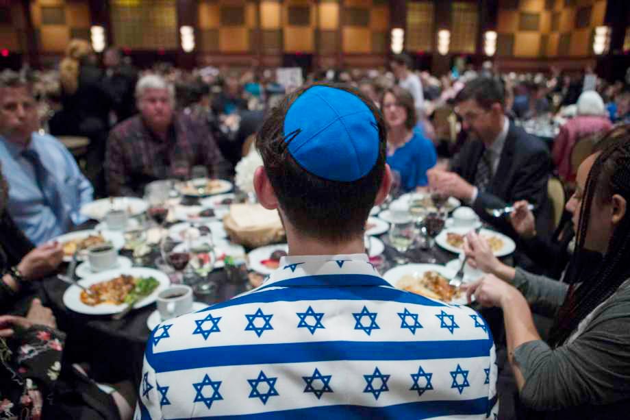 Judeu messiânico na congregação Beth Messiah Synagogue, nos EUA. (Foto: Marie D. De Jesus/Houston Chronicle)