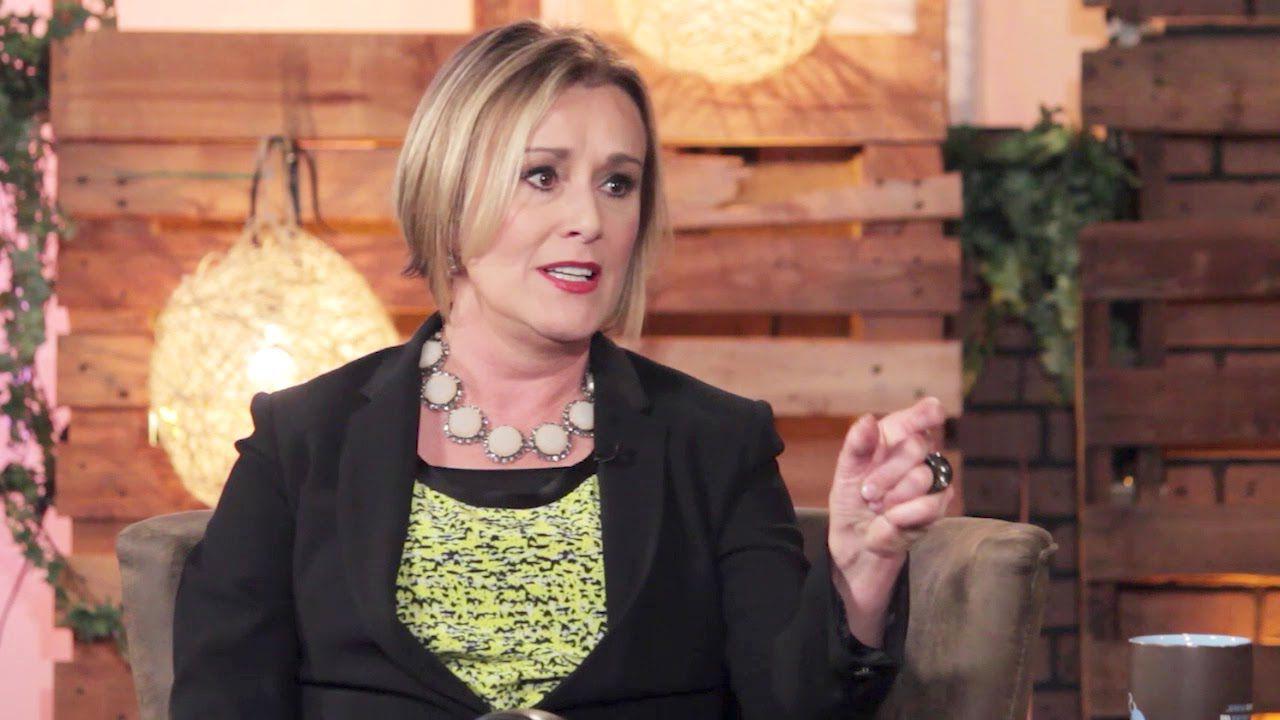 Sheila Walsh alertou que os pastores também estão vulneráveis a sofrer com depressão e que a Igreja precisa dar suporte nestes momentos. (Foto: Reprodução)