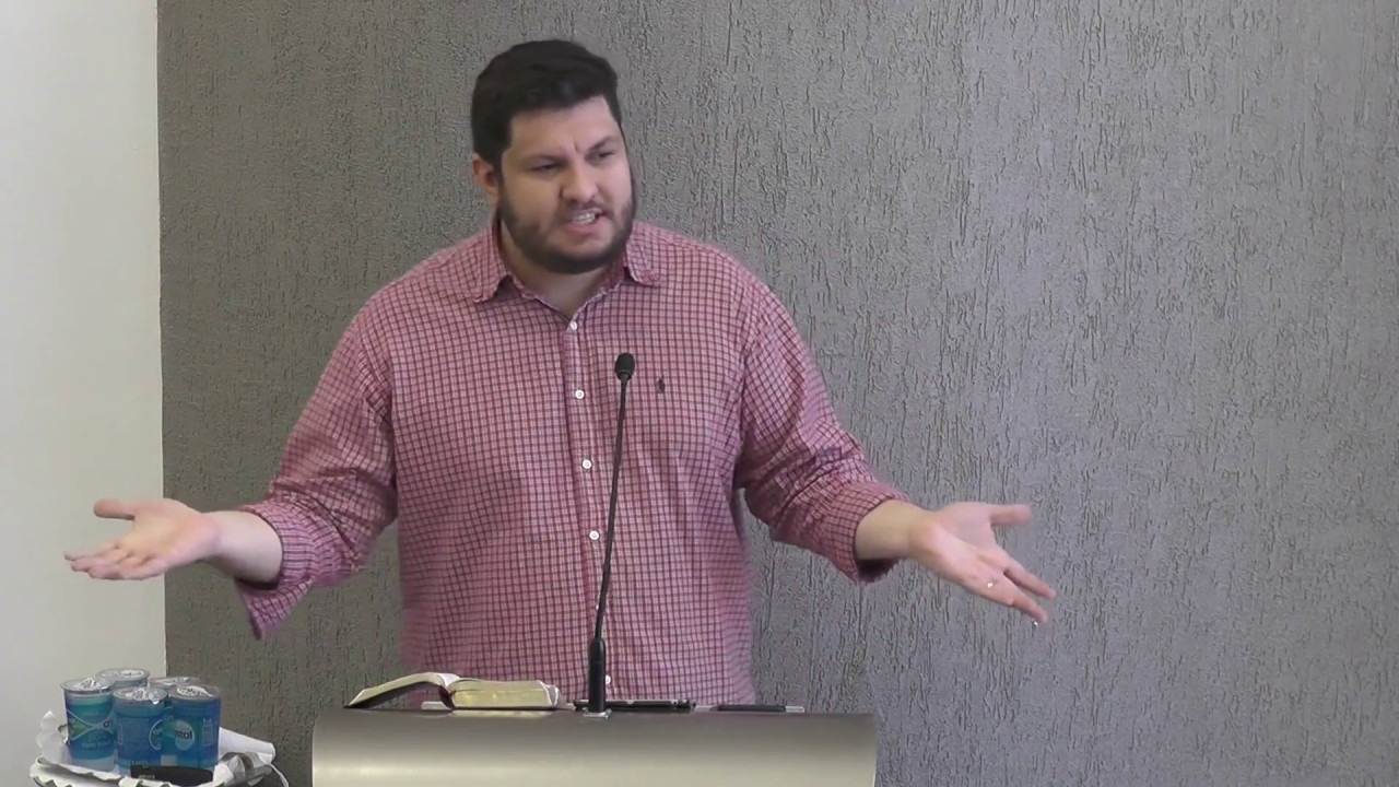 Vinicius Musselman diz que o diabo procura sempre cortar a oração, pois é uma das grandes forças da Igreja. (Foto: Reprodução).