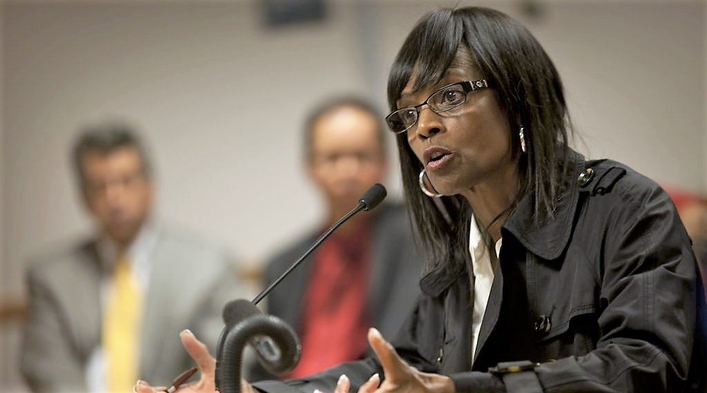 Janet Boynes é escritora e líder de um ministério que estimula igrejas a alcançarem homossexuais com o evangelismo. (Foto: Reprodução)