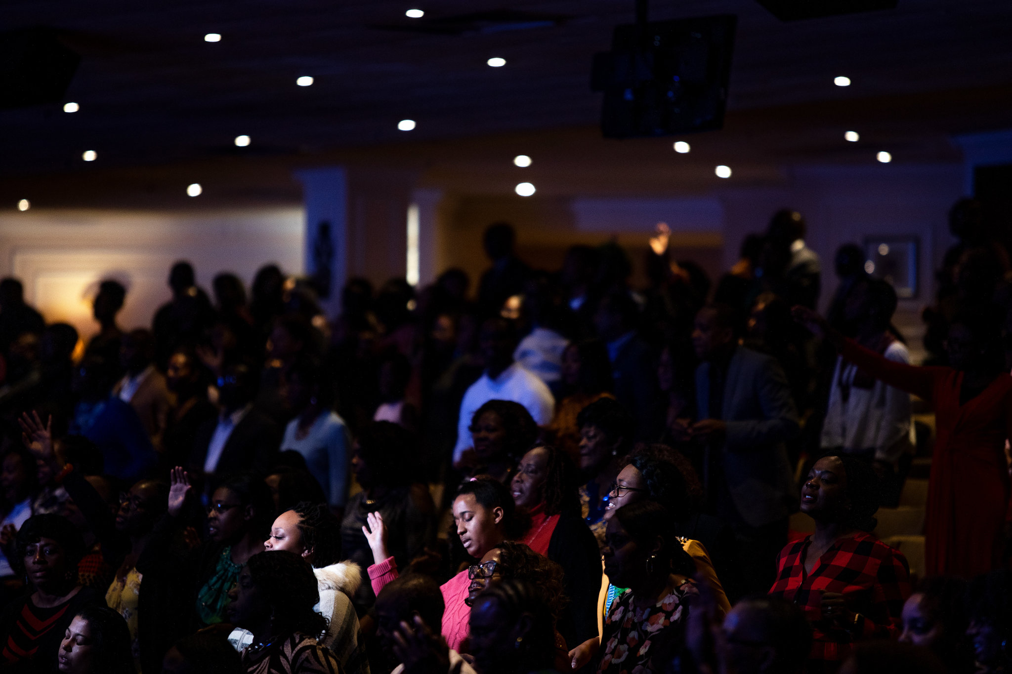 Culto na igreja Christian Cultural Center, no Brooklyn. (Foto: Demetrius Freeman/The New York Times)