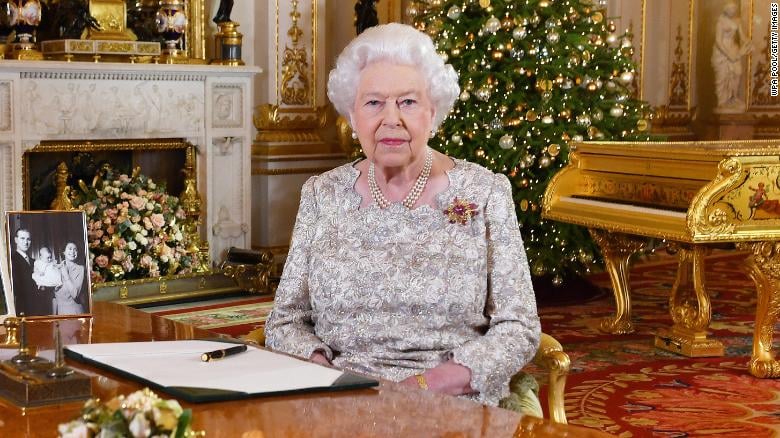 Rainha Elizabeth II valorizou a importância do Evangelho de Cristo na tradicional mensagem de Natal. (Foto: WPA Pool/Getty Images)