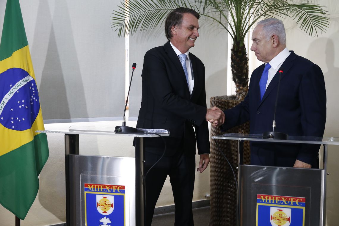 O presidente eleito Jair Bolsonaro recebe a visita do primeiro-ministro de Israel, Benjamin Netanyahu, em Copacabana. (Foto: Fernando Frazão/Agência Brasil)