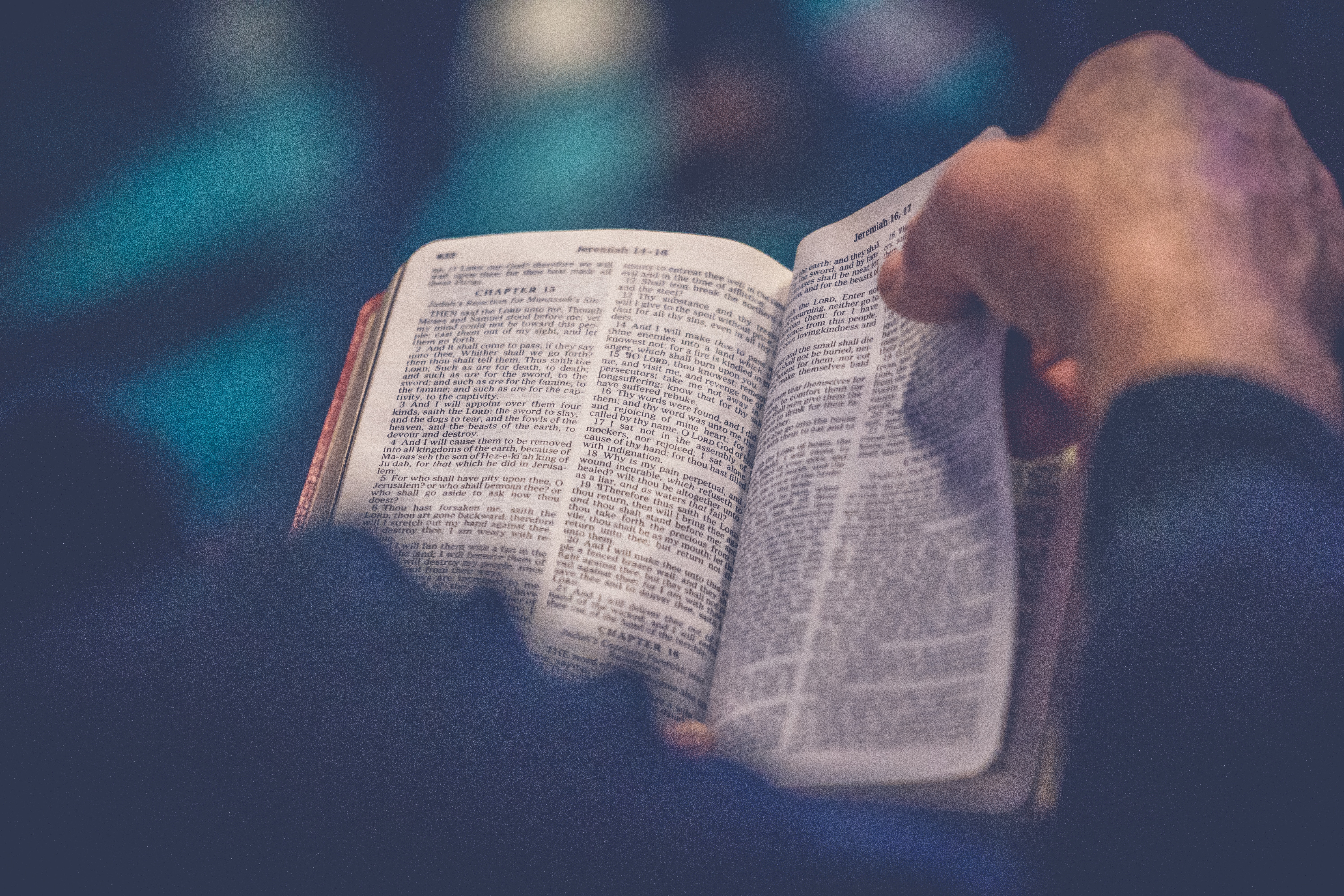 Desde os anos 2.000, milhares de muçulmanos argelinos depositaram sua fé em Cristo. (Foto: Reprodução/Unsplash) 