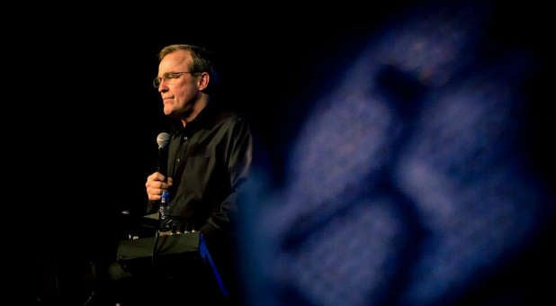O pastor Mike Bickle afirma que falsos profetas nem sempre serão líderes religiosos. (Foto: Reprodução)