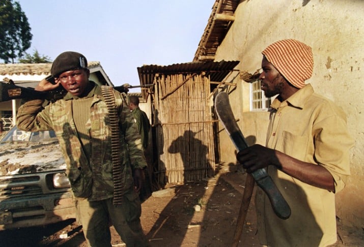 Hutus promoveram um dos maiores genocídios já vistos na África, com mais de 800 mil pessoas assassinadas. (Foto: Les Inrocks)