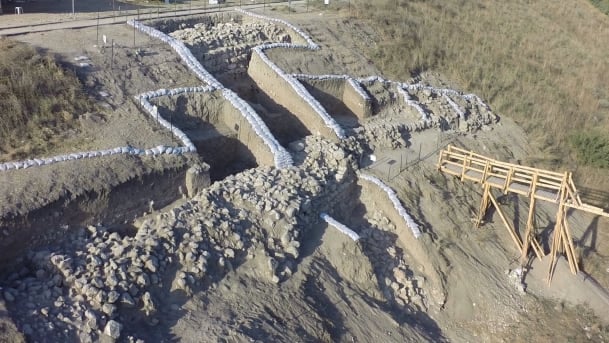 Local da escavação na antiga Laquis, em Israel. A cidade foi fortificada no tempo do rei Roboão. (Foto: Emil Aladjem)