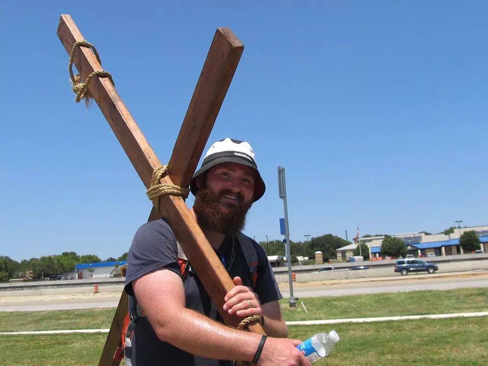 Acie Burleson disse que recebeu uma direção de Deus para pregar o Evangelho pelas estradas. (Foto: Reprodução/Facebook)