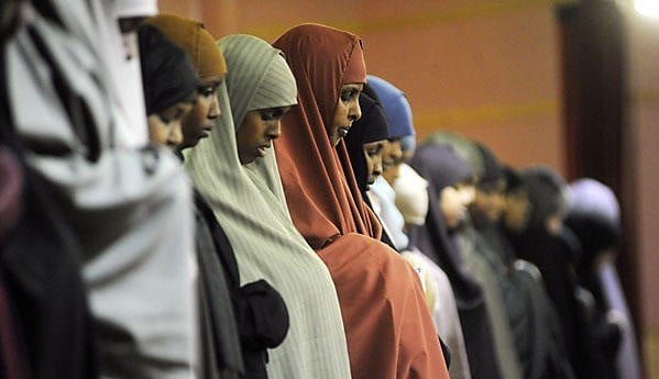 Partidos extremistas islâmicos do Paquistão investem na radicalização de mulheres para a Jihad. (Foto: Reprodução/islam.ru)
