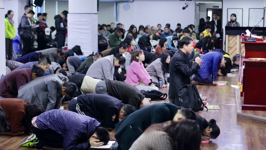 Igreja durante adoração a Deus, na China. (Foto: Reprodução/Steve Childers)