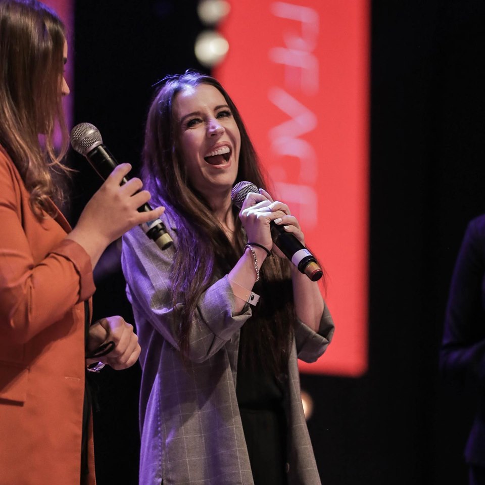 Pattie Mallette contou seu testemunho na Conferência Global, promovida pela Comunidade das Nações. (Foto: Facebook/Conferência Global)