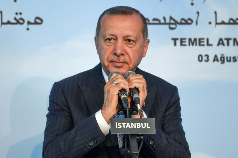 O presidente turco, Recep Tayyip Erdogan, durante a cerimônia de colocação do primeiro bloco de pedra da construção. (Foto: AFP Photo/Ozan Kose)