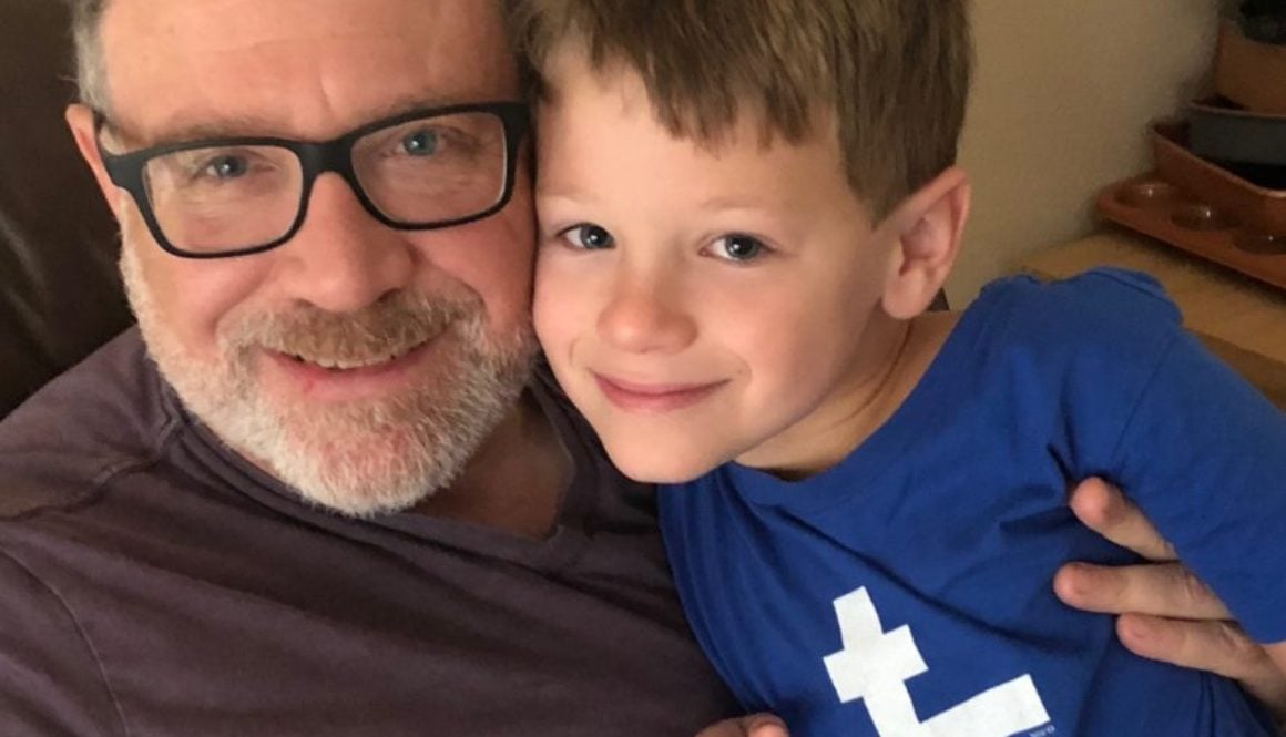 Jeff Younger (esquerda) e seu filho James. (Foto: Save James)