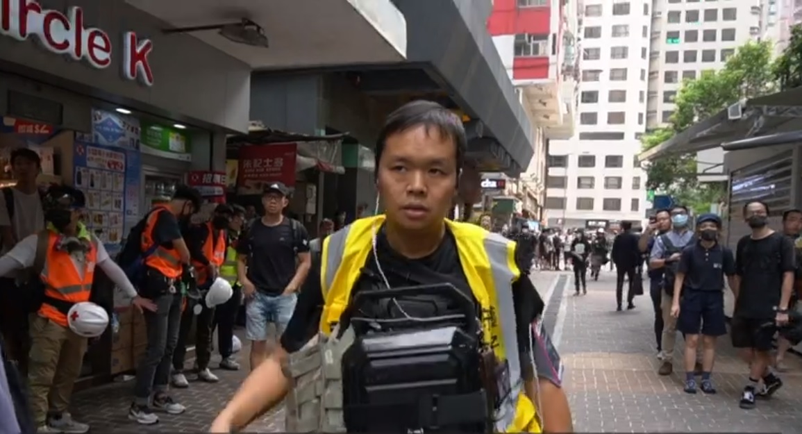 Pastor Roy Chan lidera o projeto "Proteja os Filhos", que visa evitar a violência durante protestos em Hong Kong. (Imagem: BBC / Reprodução)