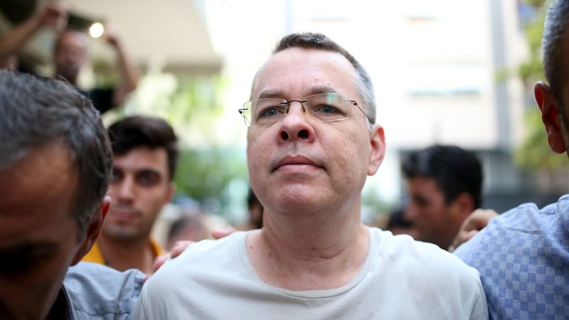 Andrew Brunson ficou preso injustamente por mais de 700 dias na Turquia. (Foto: NPR)