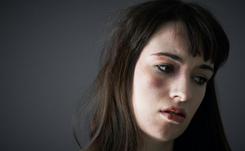 Pesquisas apontam que a pornografia tem estimulado homens a cometerem abuso sexual. (Foto: shutterstock.com)