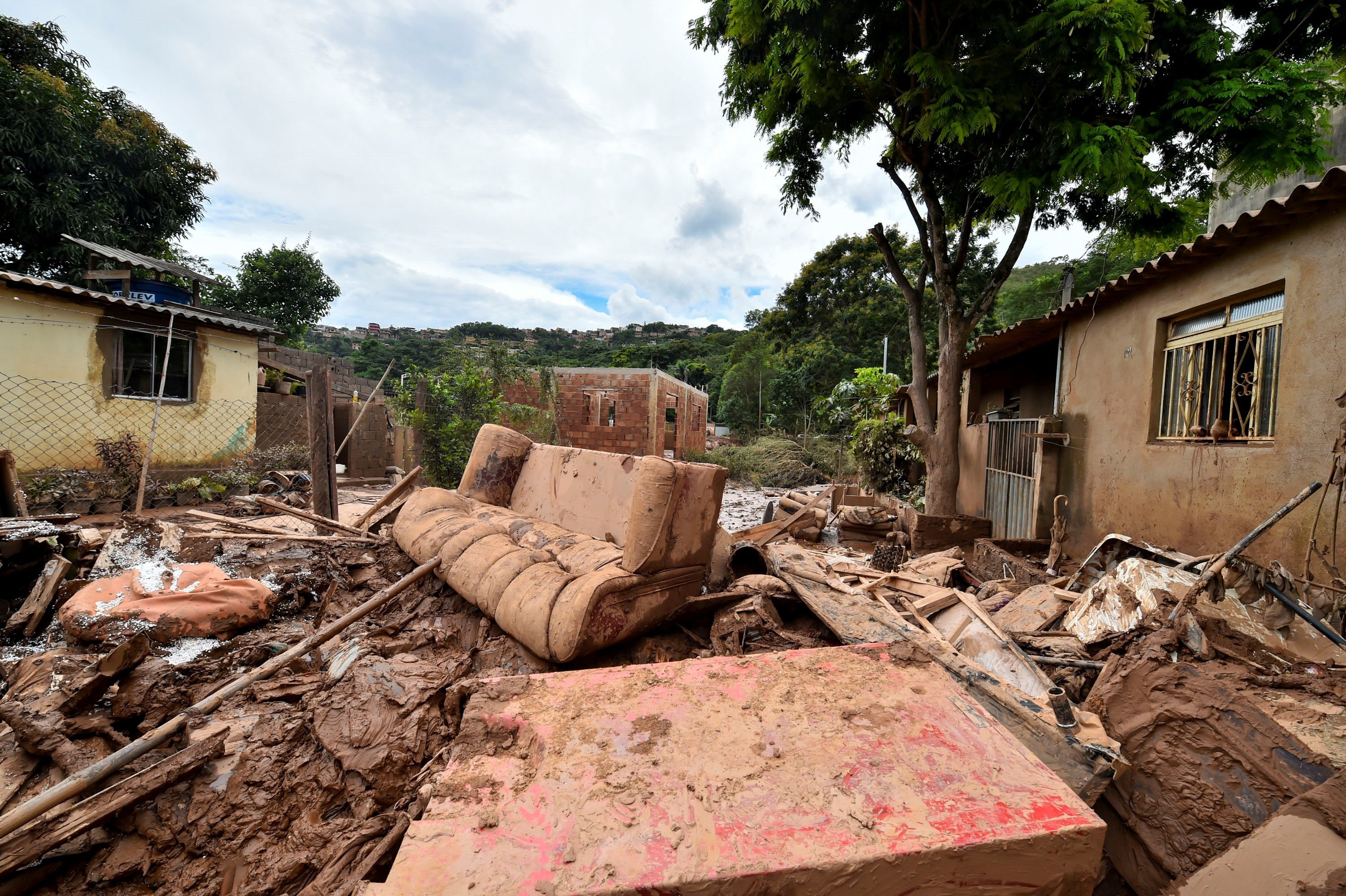 Um dos bairros de Sabará, na região metropolitana de Belo Horizonte, afetados pelas fortes chuvas. (Foto: Yuri Edmundo/EFE)
