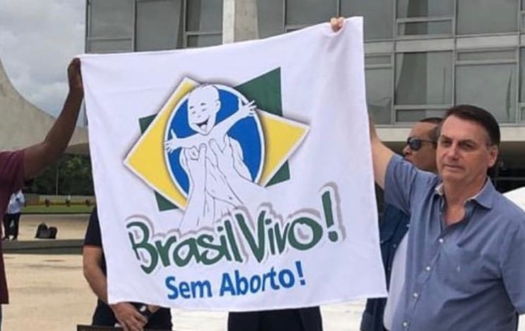 Presidente Bolsonaro levanta bandeira contra o aborto. (Foto: Reprodução/Instagram)