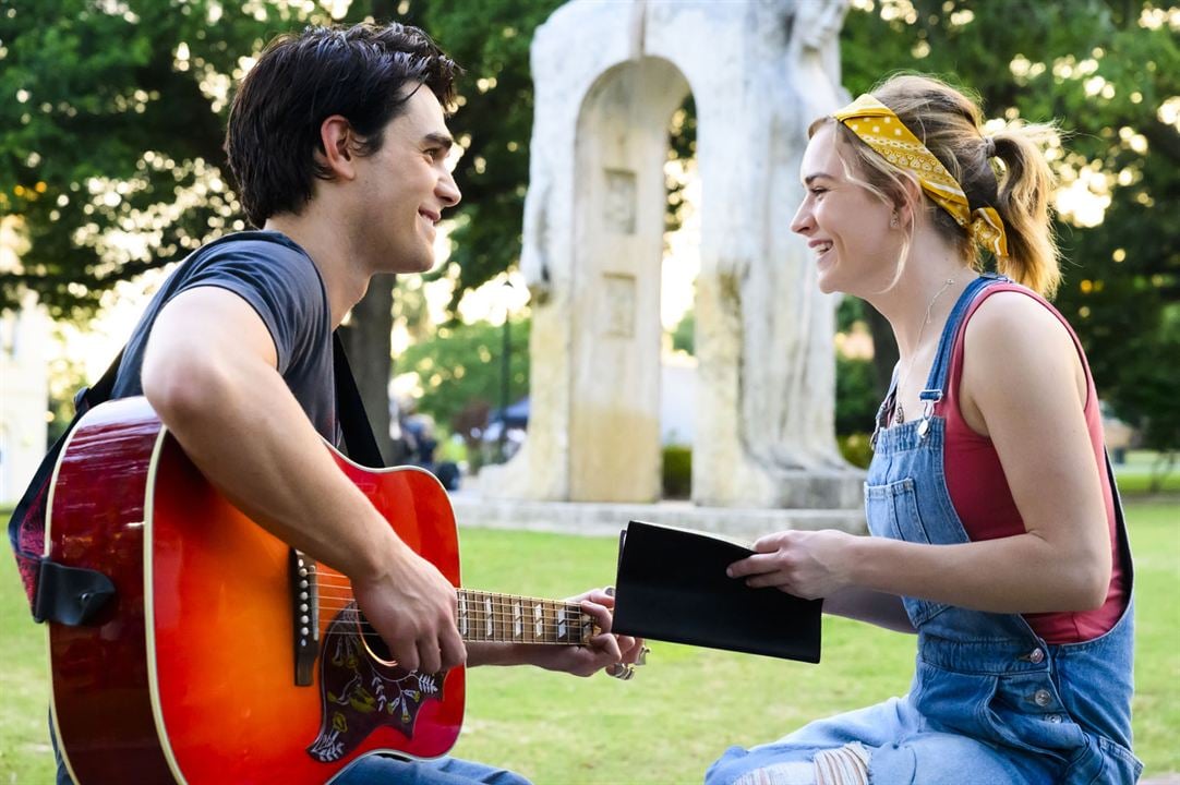 Cena do filme "I Still Believe", que conta a história de amor entre Jeremy Camp e sua primeira esposa, Mellisa, que morreu de câncer, após cerca de uma de casada com o cantor. (Foto: Divulgação)