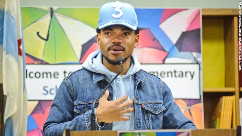 Conhecido como 'Chance The Rapper', Johnathan Bennett tem usado as redes sociais para levantar debates sobre o papel dos cristãos e da Igreja no combate ao racismo. (Imagem: CNN)