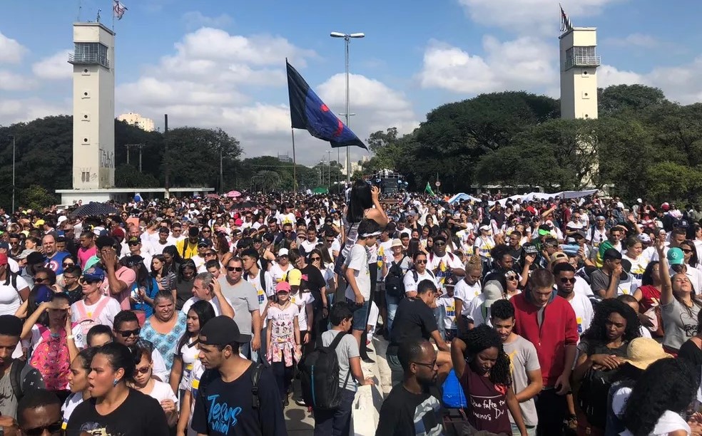 Fiéis participam da Marcha para Jesus em São Paulo em 2019. (Foto: Patricia Figueiredo/G1)